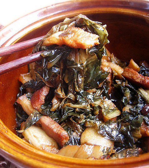梅菜腩肉煲的做法