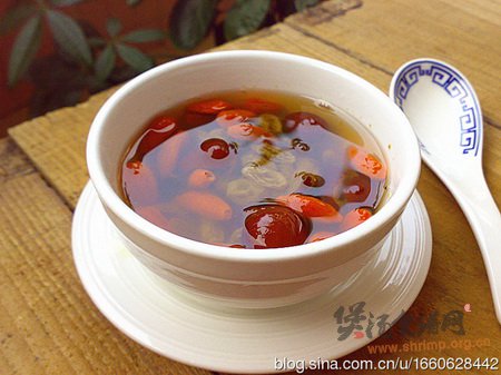 红杞葡萄蜂蜜茶的做法