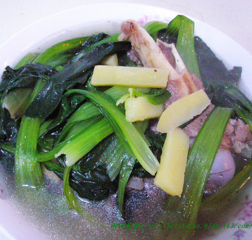 猪骨油菜汤的做法