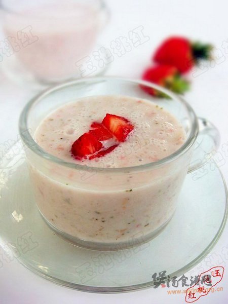 草莓薏仁酸奶的做法