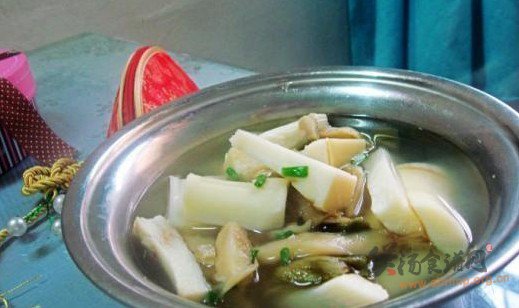 鞭笋榨菜汤的做法
