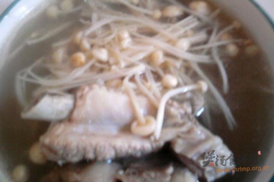 排骨煲针菇汤的做法