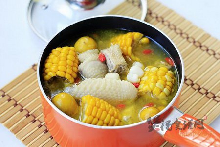 玉米莲子炖土鸡的做法