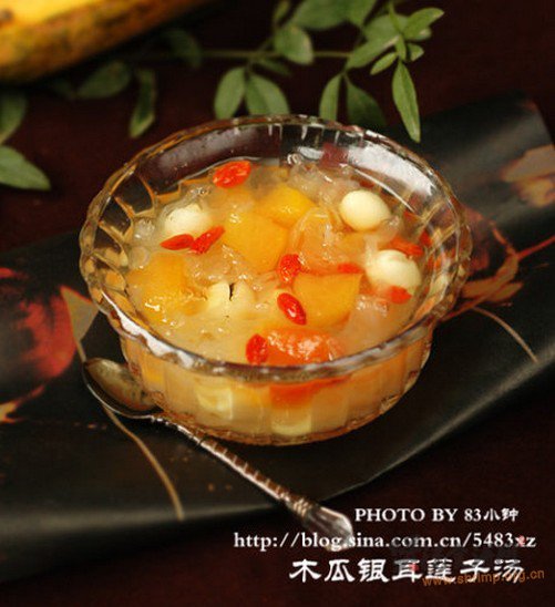 木瓜银耳莲子汤的做法