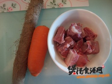 (图)山药胡萝卜排骨汤的做法