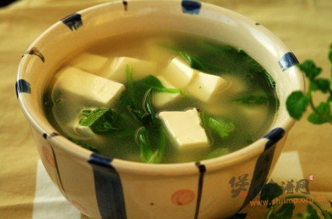 时蔬豆腐汤的做法
