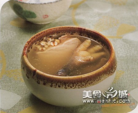 芡实薏米炖凤爪汤的做法