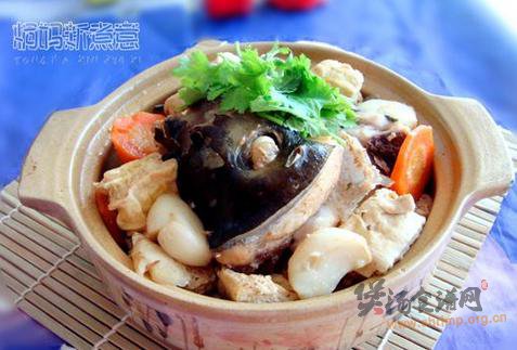 砂锅鱼头冻豆腐煲的做法