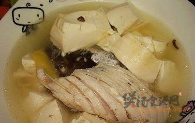 鱼头鱼骨豆腐汤的做法