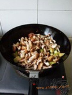 丝瓜肉片香菇汤的做法