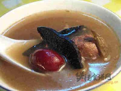 淮山龙虱瘦肉汤的做法