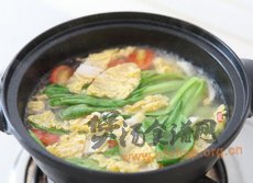 煎蛋白虾仁汤的做法