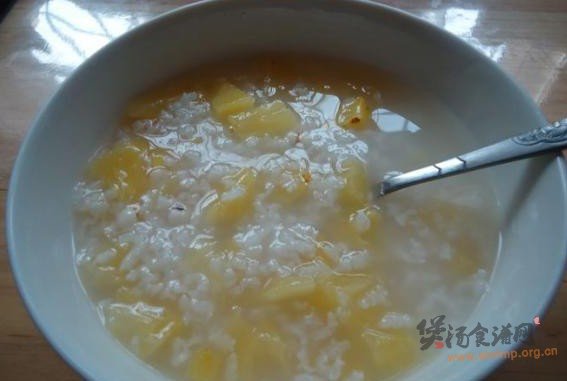 菠萝薏米粥的做法