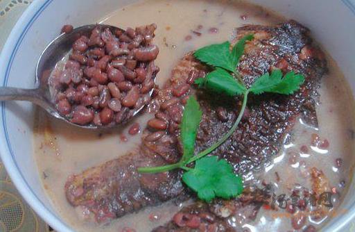 红豆炖鲤鱼的做法
