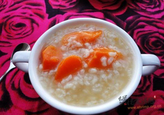 胡萝卜米粥的做法