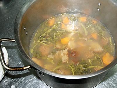 西洋菜芋艿煲猴头菇的做法