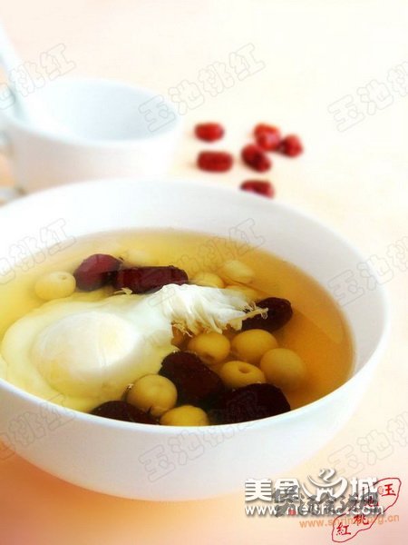 红枣莲子鸡蛋甜汤的做法