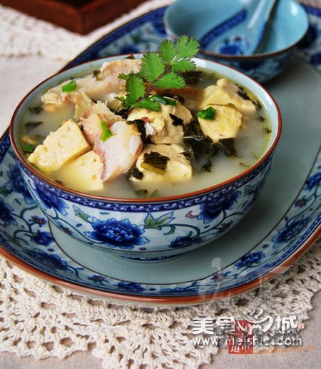 雪菜豆腐炖鱼头的做法