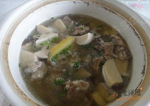 杏鲍菇排骨汤的做法