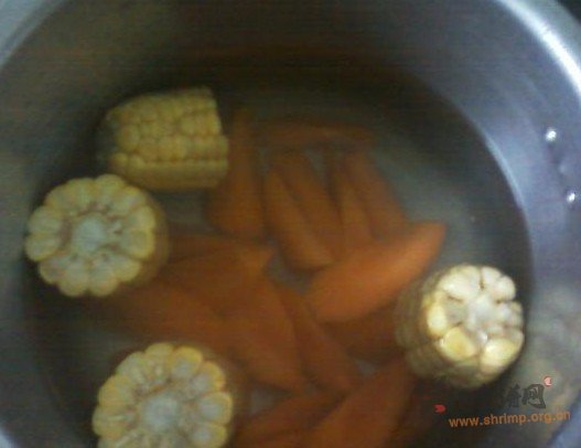胡萝卜山药玉米汤的做法