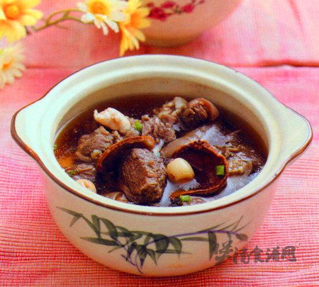 莲子黑豆羊肉汤的做法