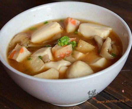 平菇豆腐味噌汤的做法
