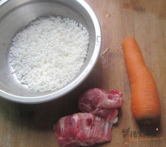 红萝卜猪骨粥的做法