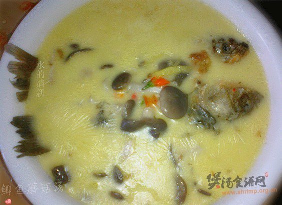 鲫鱼蘑菇汤的做法
