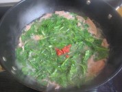 荠菜枸杞猪肝汤的做法