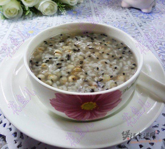 黑芝麻薏米仁大米粥的做法