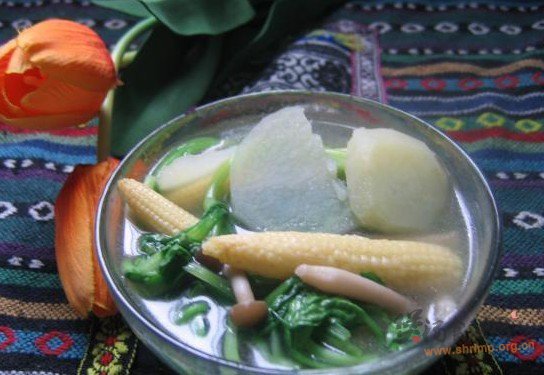 鸡毛菜土豆菌菇汤的做法