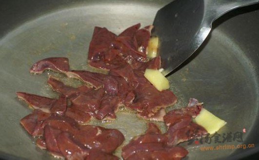猪肝春菜汤的做法