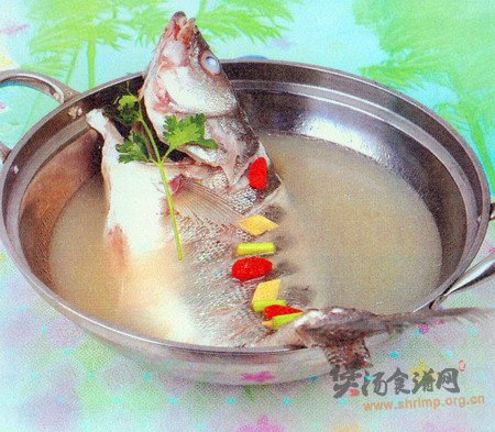清汤枸杞鲈鱼的做法