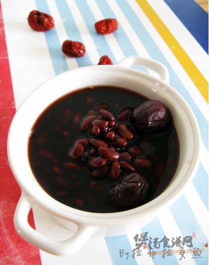 黑豆红枣甜汤的做法