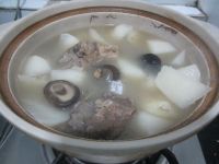 白萝卜瑶柱煲猪骨汤的做法
