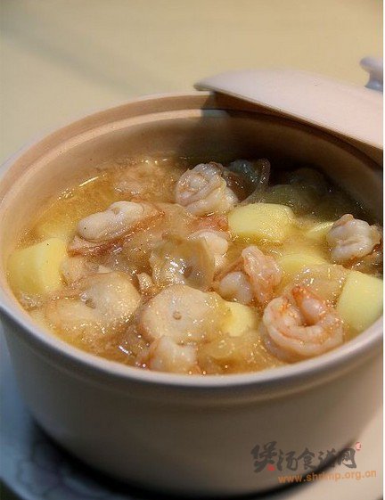 骨汤海鲜豆腐煲的做法