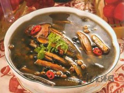 黑芝麻黑豆泥鳅汤的做法