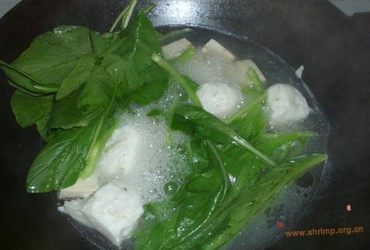 鱼丸冻豆腐汤的做法