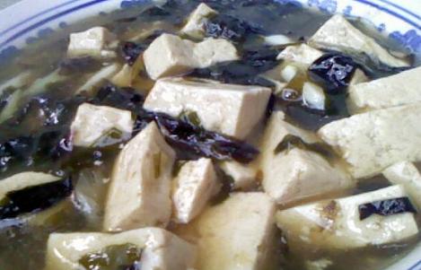 小海带炖豆腐的做法