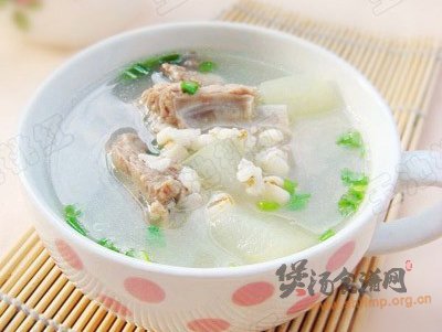冬瓜荷叶薏米猪排骨汤的做法