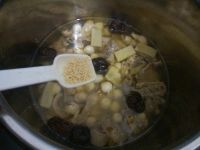 红枣莲子鸡汤的做法