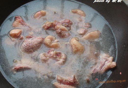 红枣虫草花煲鸭汤的做法