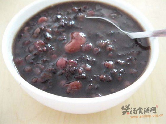 黑米红豆粥的做法