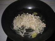 芥末拌金针菇的做法
