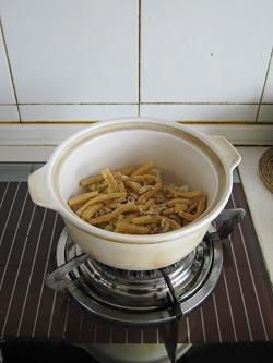 酸菜砂锅的做法