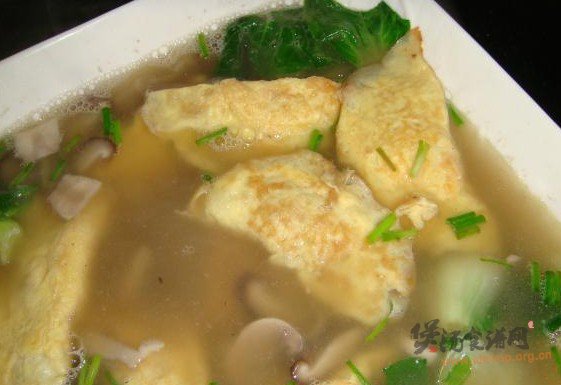 双菇蛋饺汤的做法
