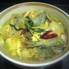 咖喱豆腐鲳鱼煲的做法
