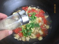 西红柿白蛤鸡蛋汤的做法