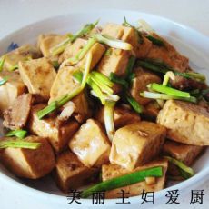 家常香葱烧豆腐的做法