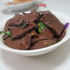 黑豆豉煮猪血的做法